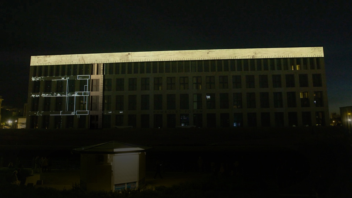 The measuring of the world is reflected in the measuring of the façade of the Humboldt Forum as part of the façade projection for the 250th birthday of Alexander von Humboldt.